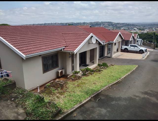 3 BEDROOM SIMPLEX FOR SALE IN BLUFF